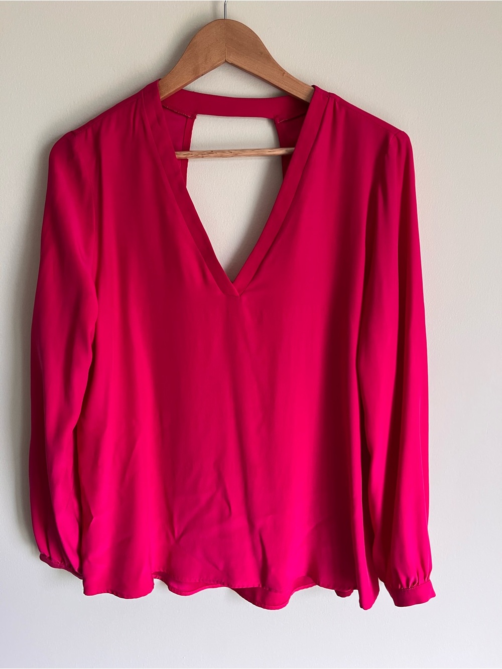 Amanda Uprichard Women's Long Sleeve Blouse V-Neck Keyhole Back 100% Silk Large